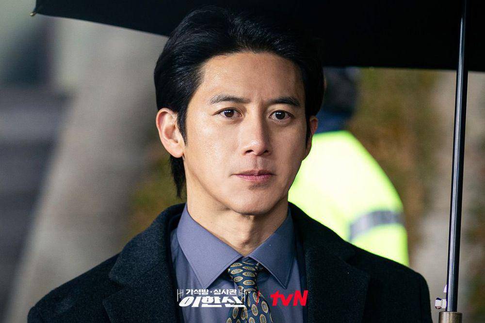 cuplikan drakor Parole Examiner Lee (dok. TVN/Parole Examiner Lee)