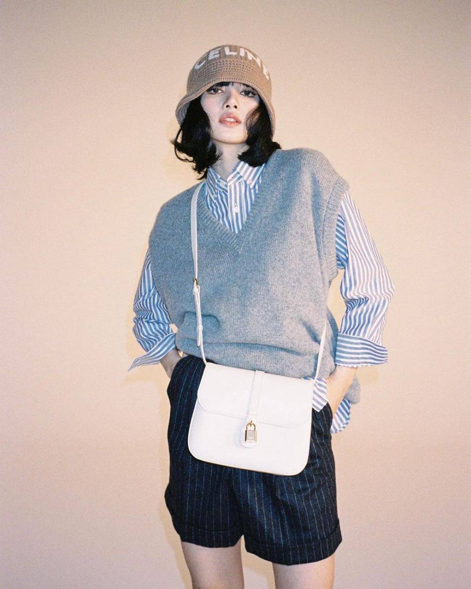 padu padan pattern outfit ala Lisa BLACKPINK (instagram.com/lalalalisa_m)