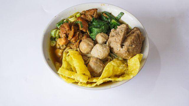 ilustrasi bakso pangsit (vecteezy.com/Andsx)