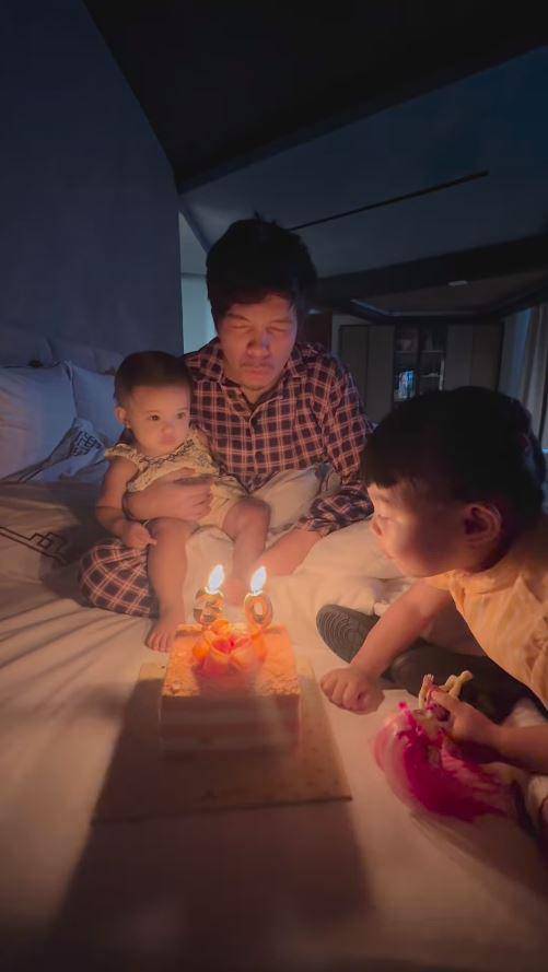 Ameena bikin kue ulang tahun untuk Atta (Instagram.com/ameenaatta)