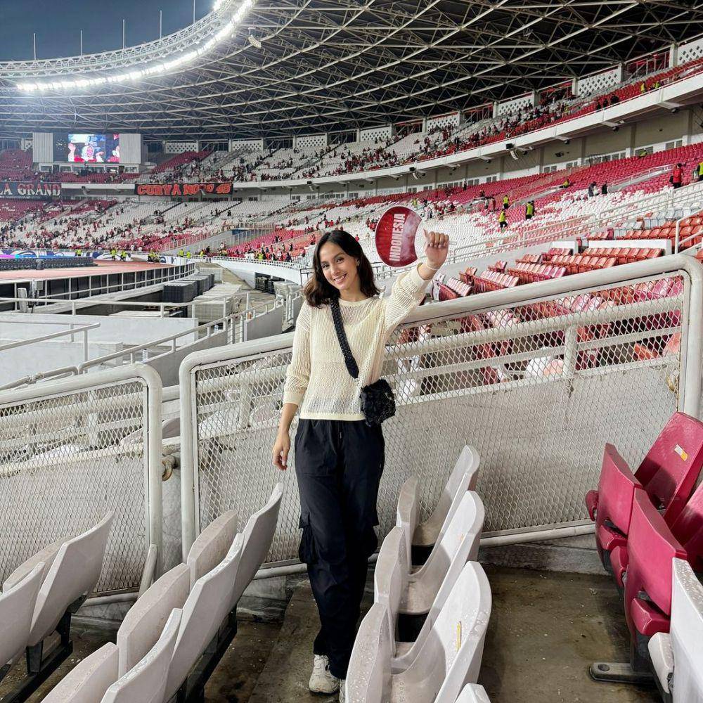 potret Nasya Marcella nonton timnas di GBK (instagram.com/nasyamarcella)