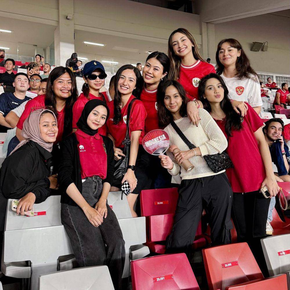 potret Nasya Marcella nonton timnas di GBK (instagram.com/nasyamarcella)