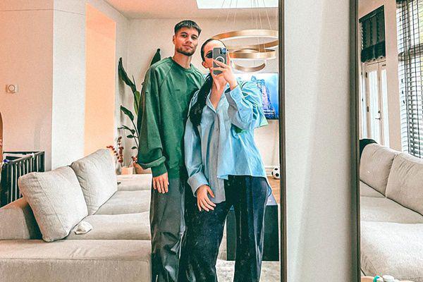 7 Potret Hangat Kevin Diks Bersama Keluarga, Family Man Banget