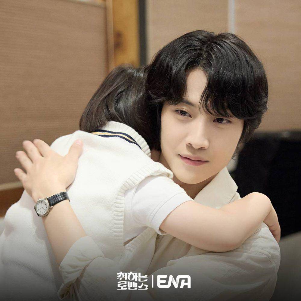 Yoon Min Joo (Lee Jong Won) di drama Brewing Love (instagram.com/channel.ena.d)