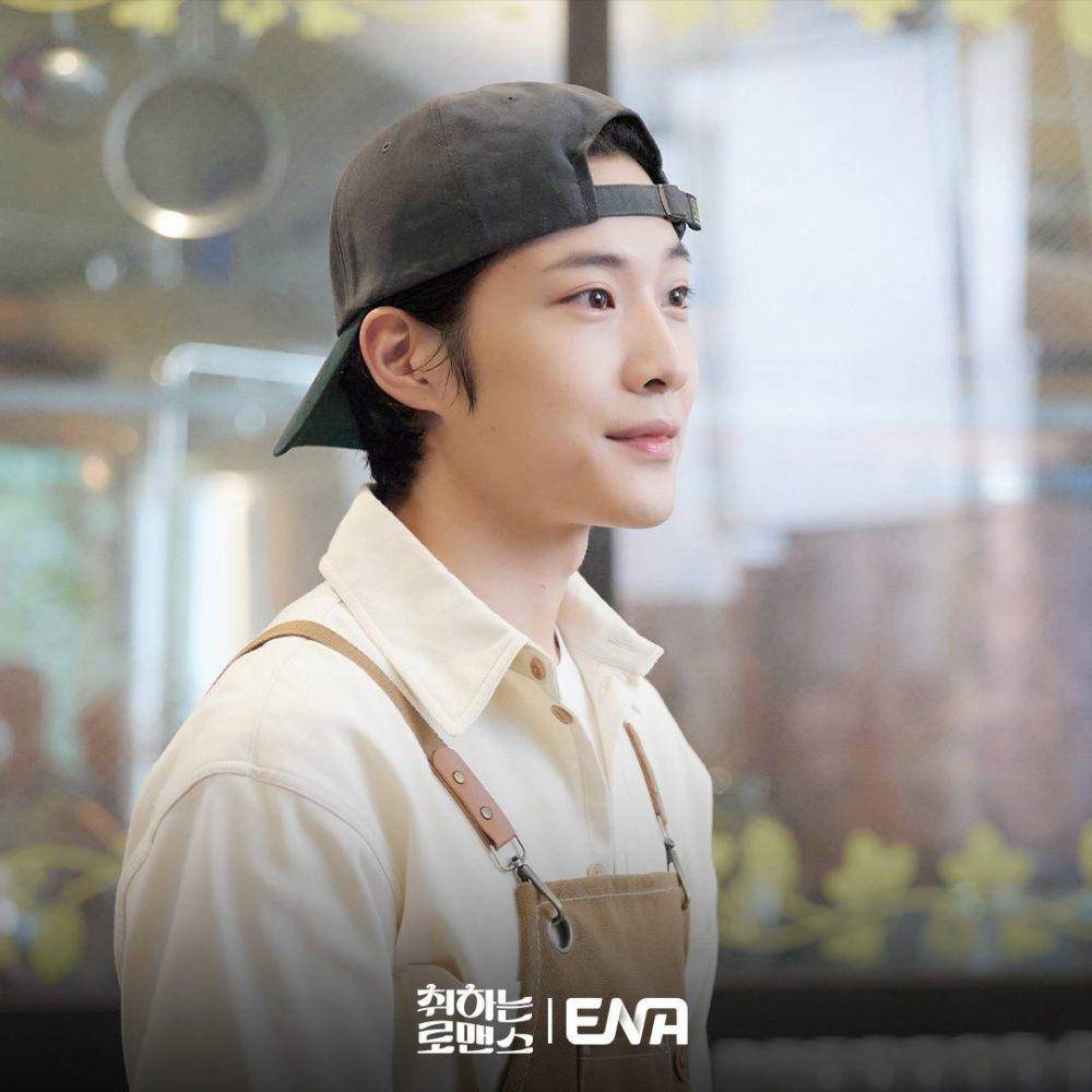 Yoon Min Joo (Lee Jong Won) di drama Brewing Love (instagram.com/channel.ena.d)