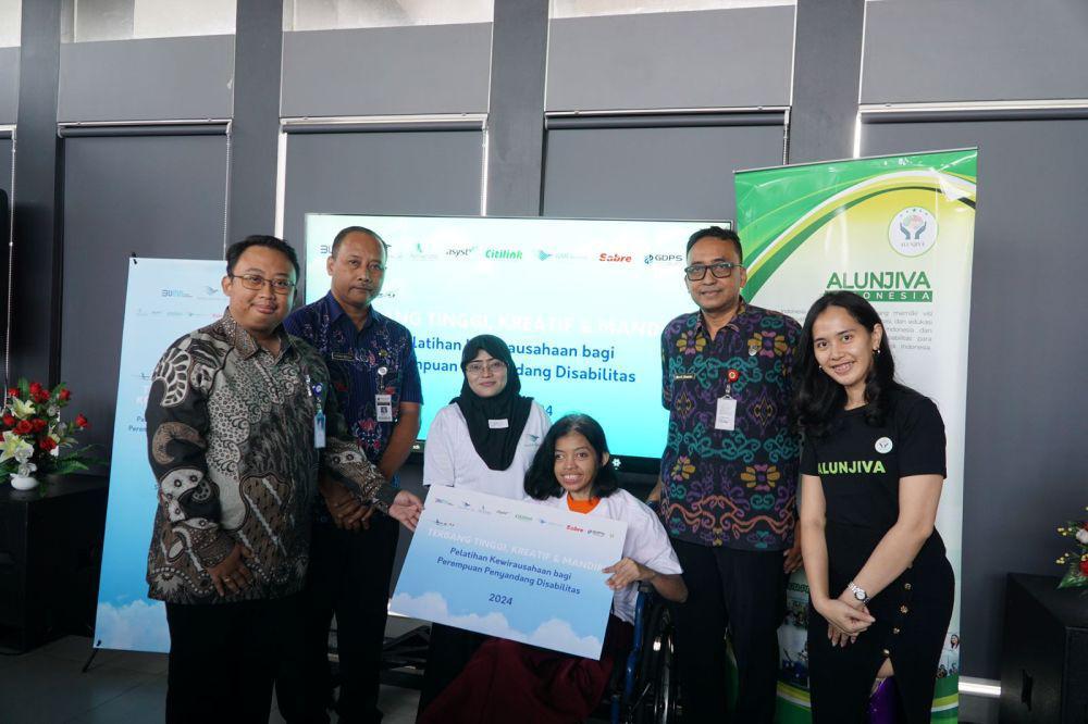 Perempuan Penyandang Disabilitas Ikut Pelatihan Kewirausahaan