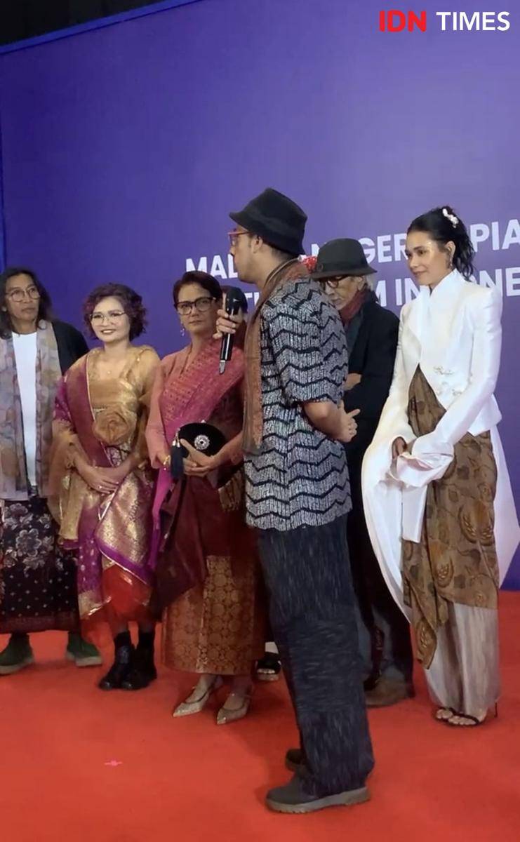 potret Adinia Wirasti di red carpet FFI 2024 (IDN Times/Elizabeth Chiquita)