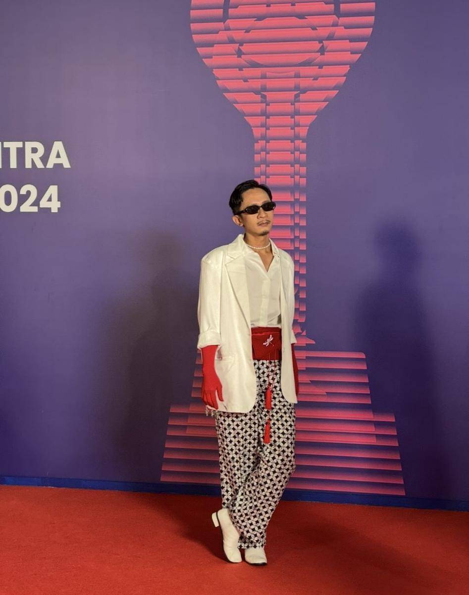 potret artis di red carpet FFI 2024 (IDN Times/Elizabeth Chiquita)