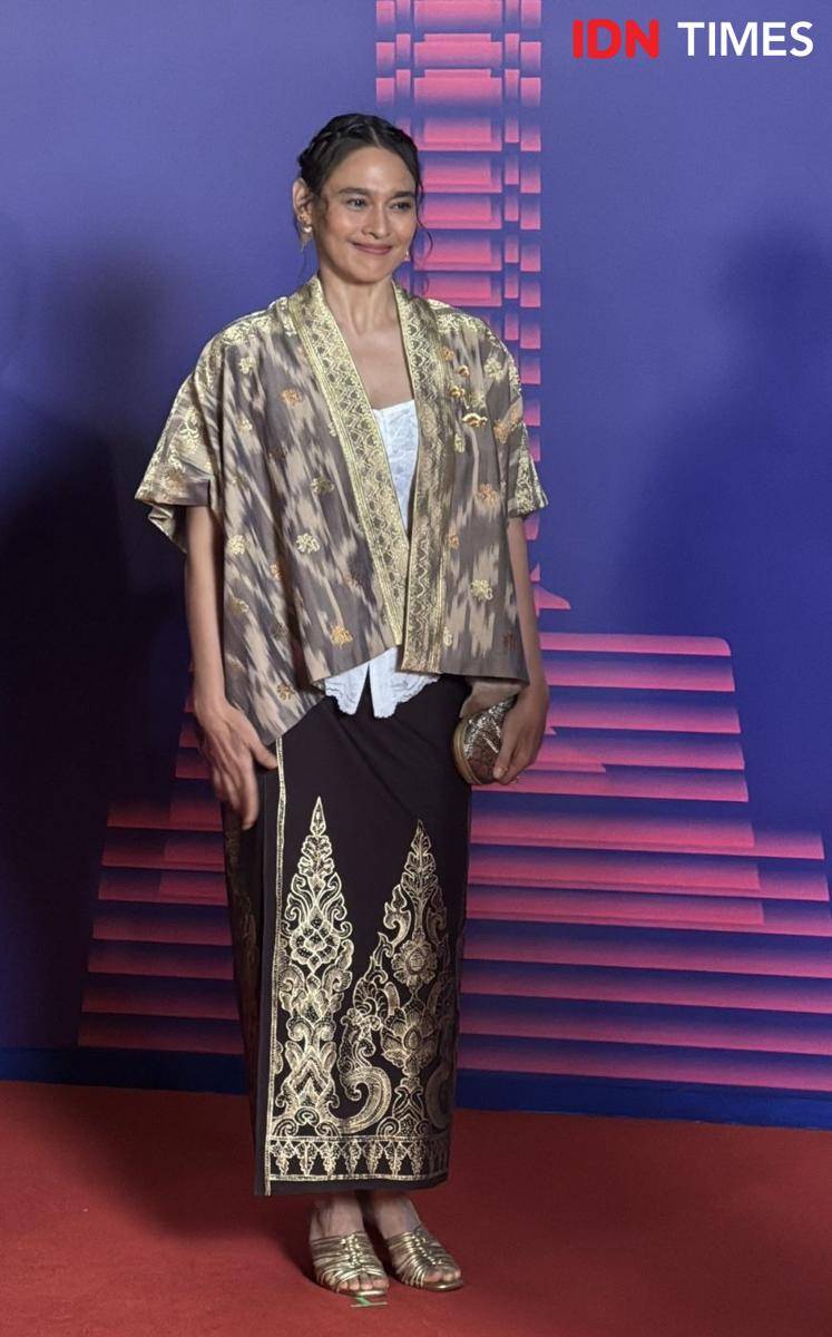 potret artis di red carpet FFI 2024 (IDN Times/Elizabeth Chiquita)