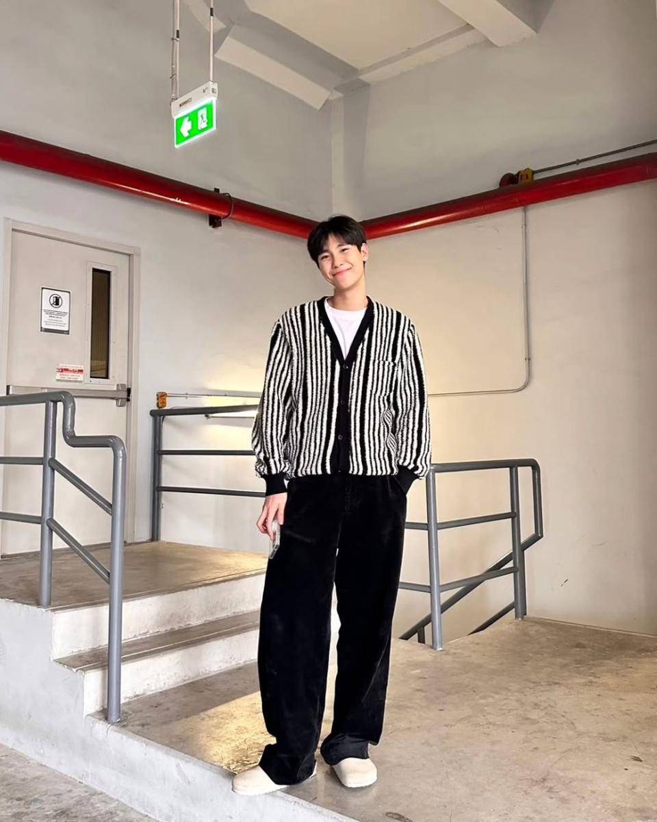 outfit knit wear ala Junior Panachai (instagram.com/junniorrs)