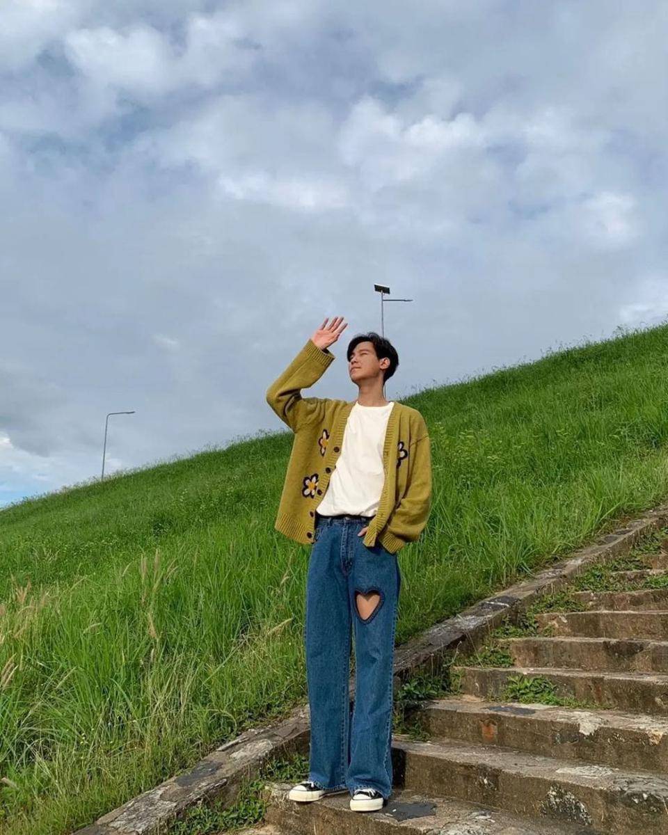 outfit knit wear ala Junior Panachai (instagram.com/junniorrs)