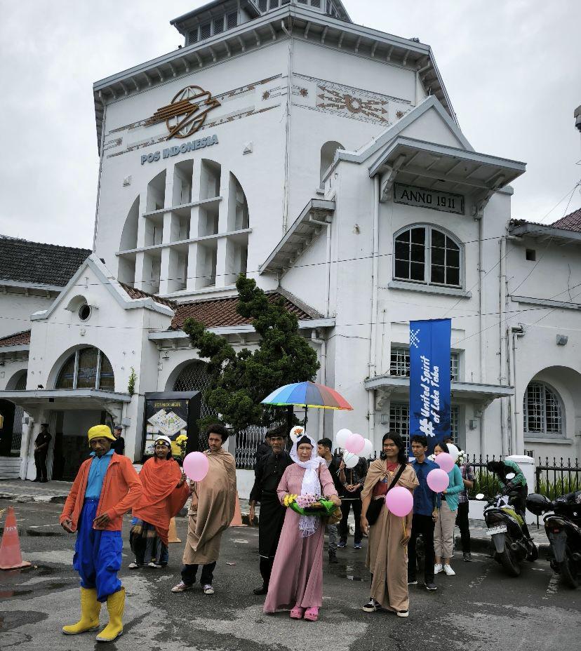 Pawai Teater Digelar, Tuntut Lapangan Merdeka Dikembalikan ke Awal