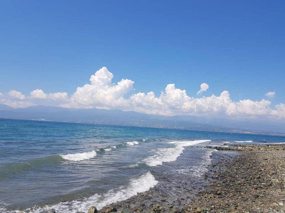 Pantai Tumbelaka (instagram.com/apriliasty)