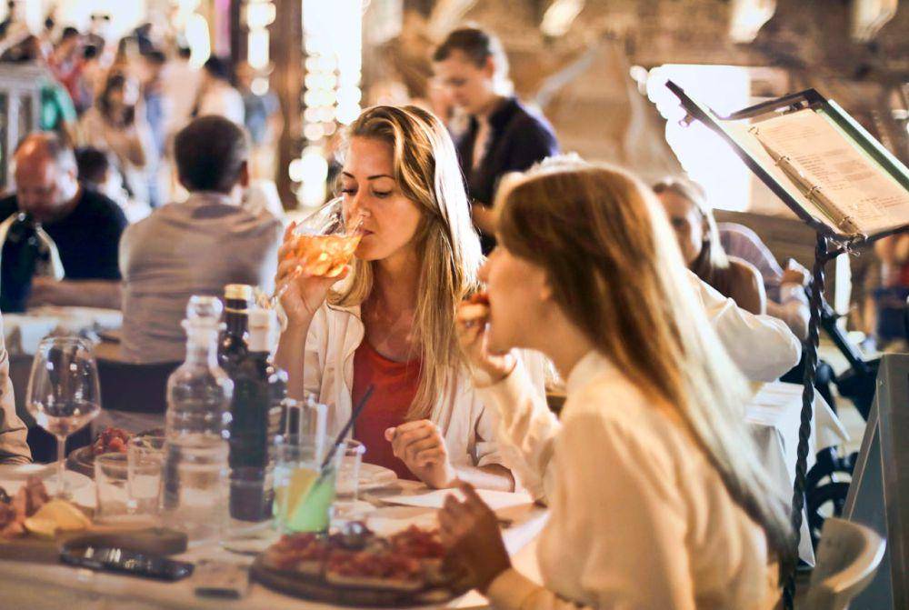 ilustrasi makan (pexels.com/Andrea Piacquadio)