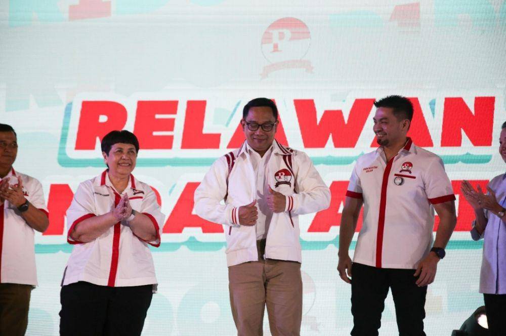 Calon gubernur Jakarta nomor urut satu, Ridwan Kamil ketika menerima dukungan dari relawan Pandawa Lima. (Dokumentasi tim media RIDO)