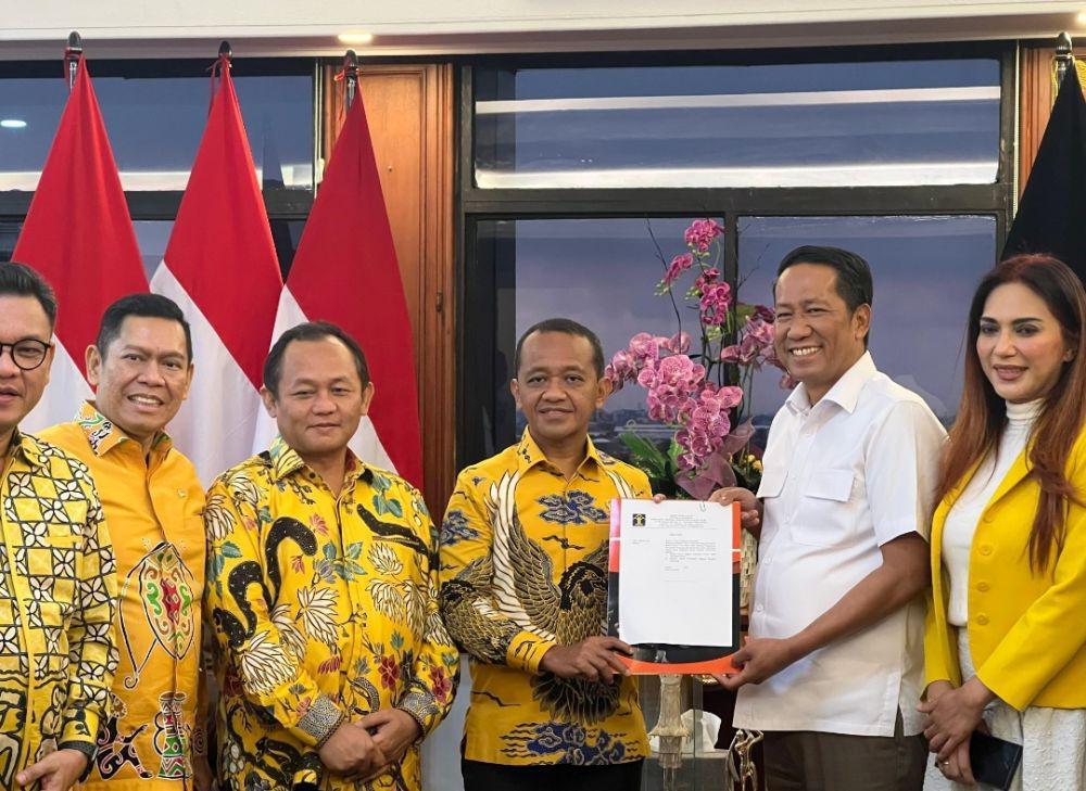 Sah! Bahlil Akhirnya Terima Surat Kepengurusan dari Menkum Supratman