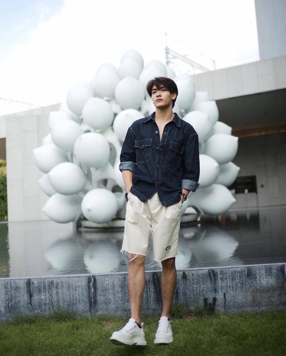 style cowok cuek ala Joong Archen (instagram.com/chen_rcj)