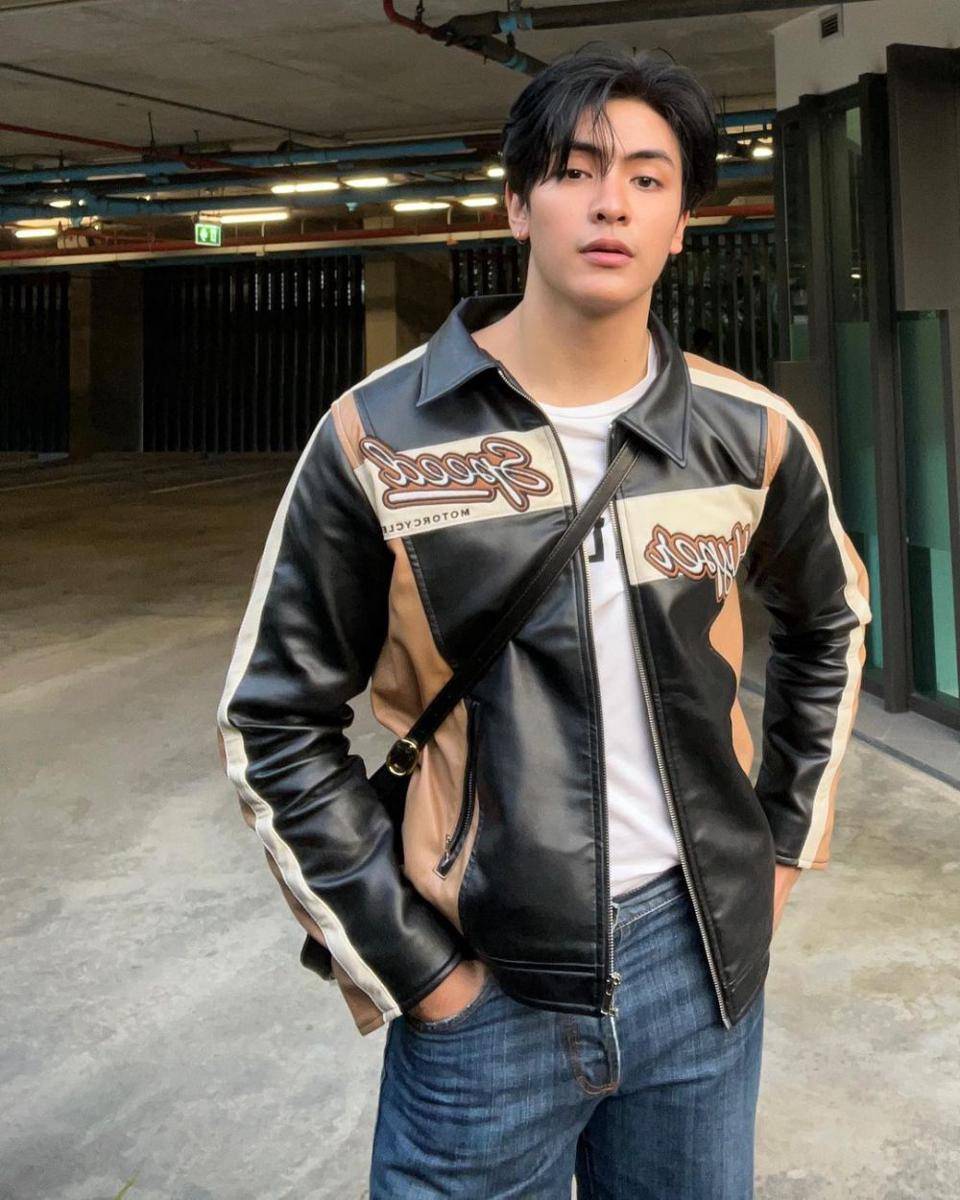 style cowok cuek ala Joong Archen (instagram.com/chen_rcj)