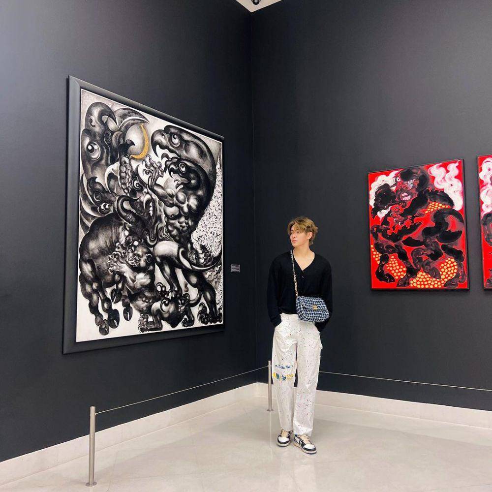 style cowok cuek ala Joong Archen (instagram.com/chen_rcj)