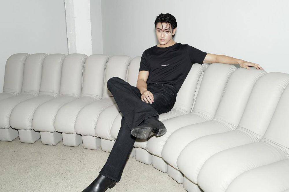 style cowok cuek ala Joong Archen (instagram.com/chen_rcj)
