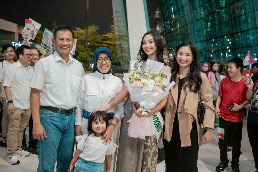 Potret Kepulangan Sophie Kirana Usai Ajang Miss International 2024 (Instagram.com/officialputeriindonesia)