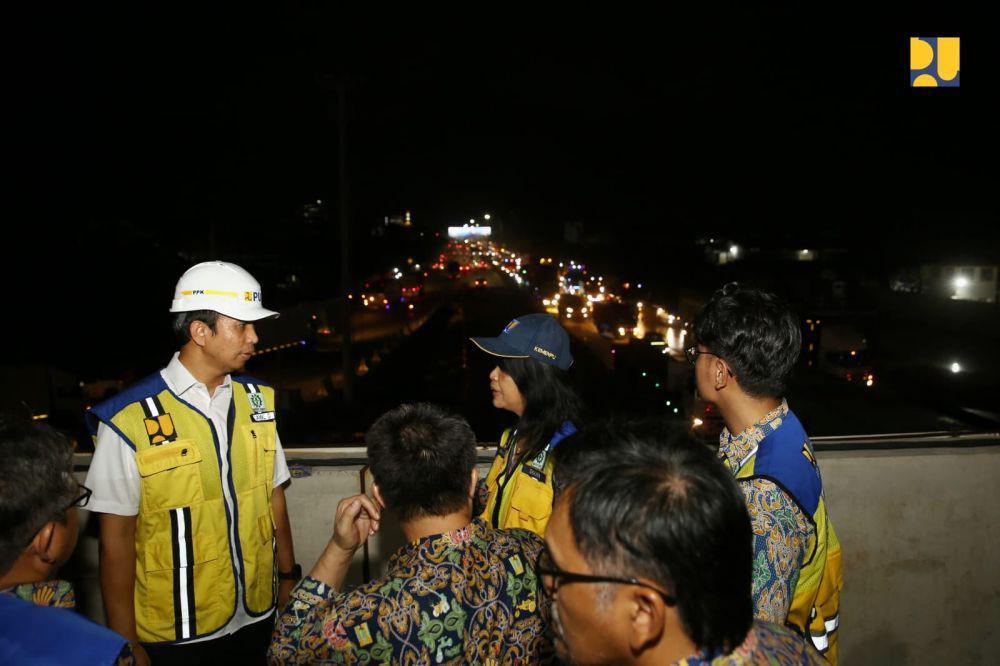 Wamen PU Diana Tinjau Kesiapan Tol Trans Jawa untuk Nataru 2025