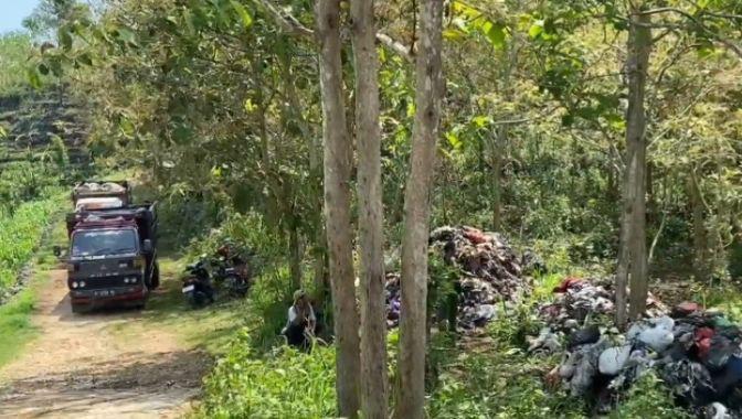 5 Truk Bawa Sampah dari Kota Yogyakarta Dibuang ke Gunungkidul