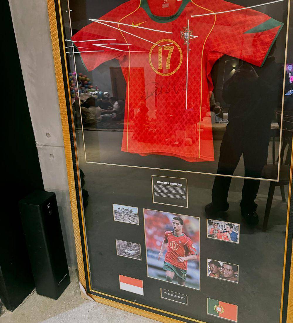 potret Atta Halilintar beli jersey bersejarah Cristiano Ronaldo (instagram.com/attahalilintar)