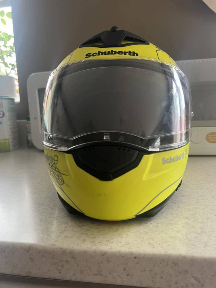 Schuberth C3 Pro (facebook.com/sophina.pinchbeck)