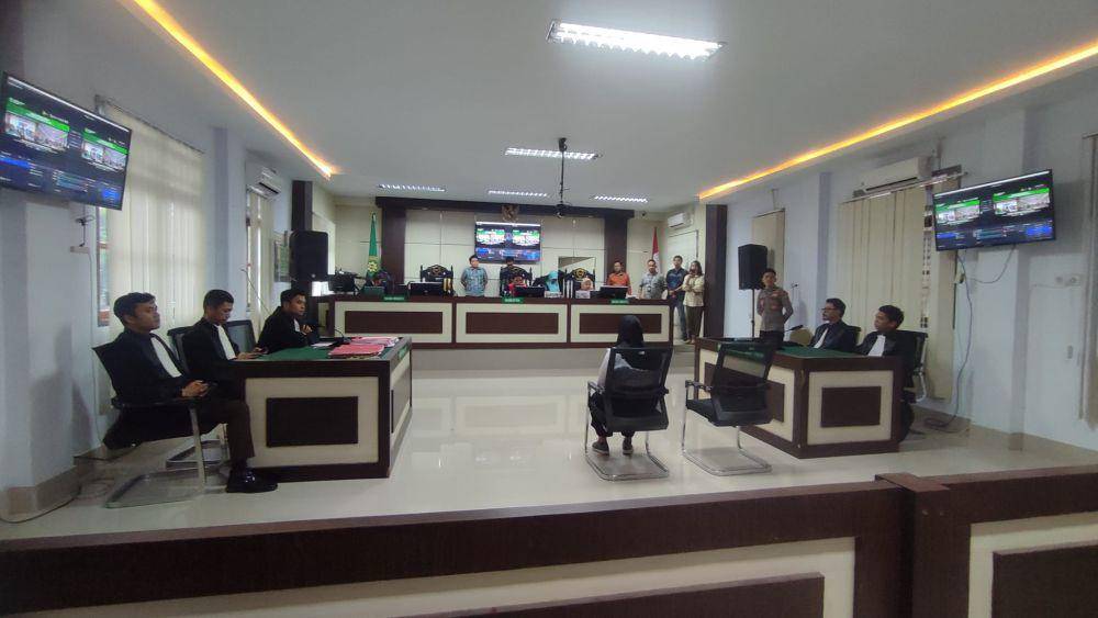 Sidang vonis kasus pembunuhan bocah 8 tahun oleh Arnita Mamonto alias Aning di Pengadilan Negeri Kotamobagu, Sulawesi Utara, Kamis (21/11/2024). IDNTimes/Istimewa