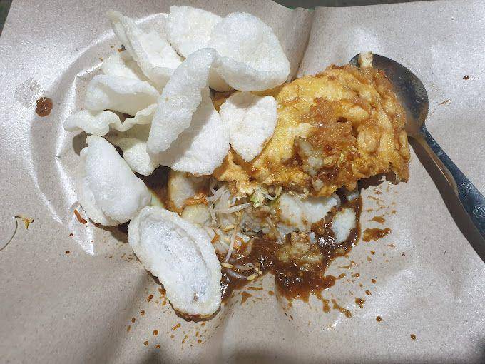 Tahu Tek Pak Gino (instagram.com/ahing001)