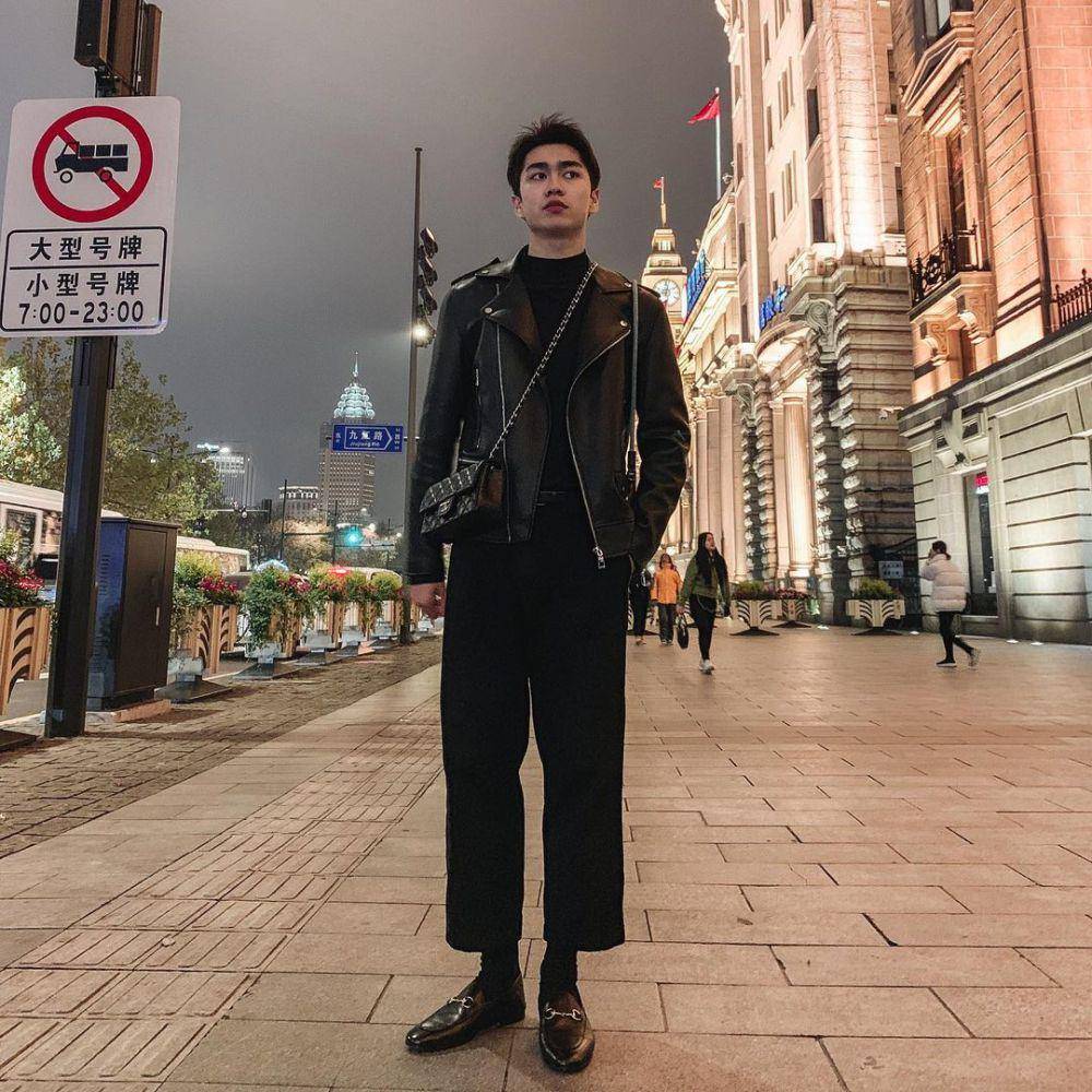 outfit nuansa hitam ala Boom Tharatorn (instagram.com/basevboom)