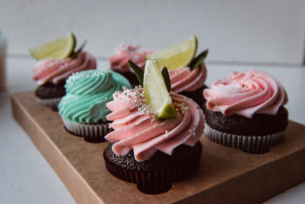 10 Hiasan Tambahan untuk Buttercream Cupcake, Meriah!