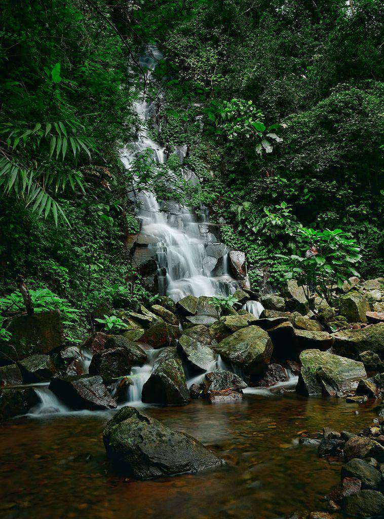 Curug Cijalu (https://commons.wikimedia.org/)