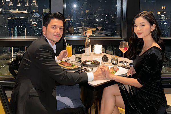 7 Potret Anniversary ke-2 Pernikahan Glenca Chysara dan Rendi Jhon