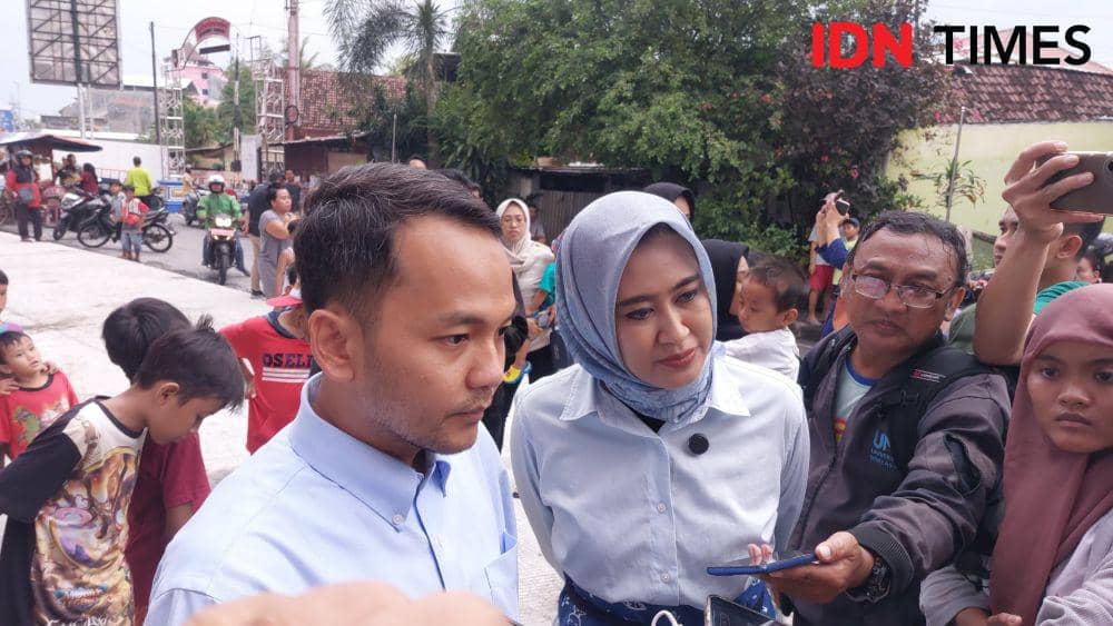 Paslon Pilkada Solo nomer urut 02, Respati Ardi-Astrid Widayani. (IDN Times/Larasati Rey)