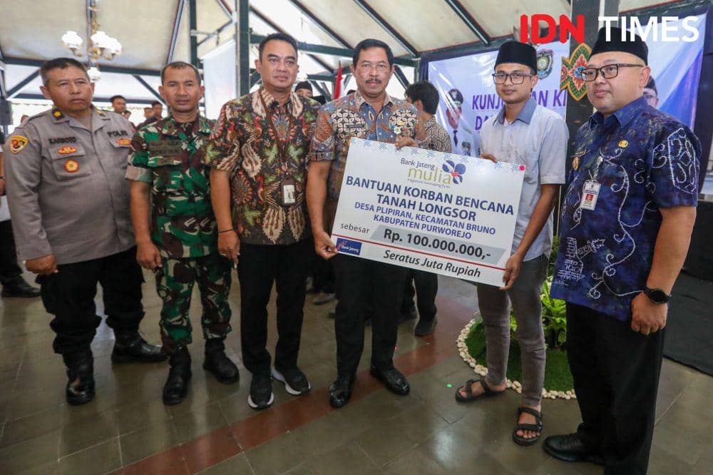 Korban Longsor Purworejo Dapat Bantuan RTLH dan Uang Rp100 Juta