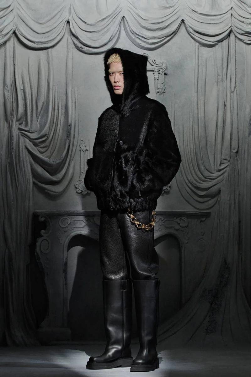 Alexander Wang Resort 2025 lookbook (instagram.com/alexanderwangny)