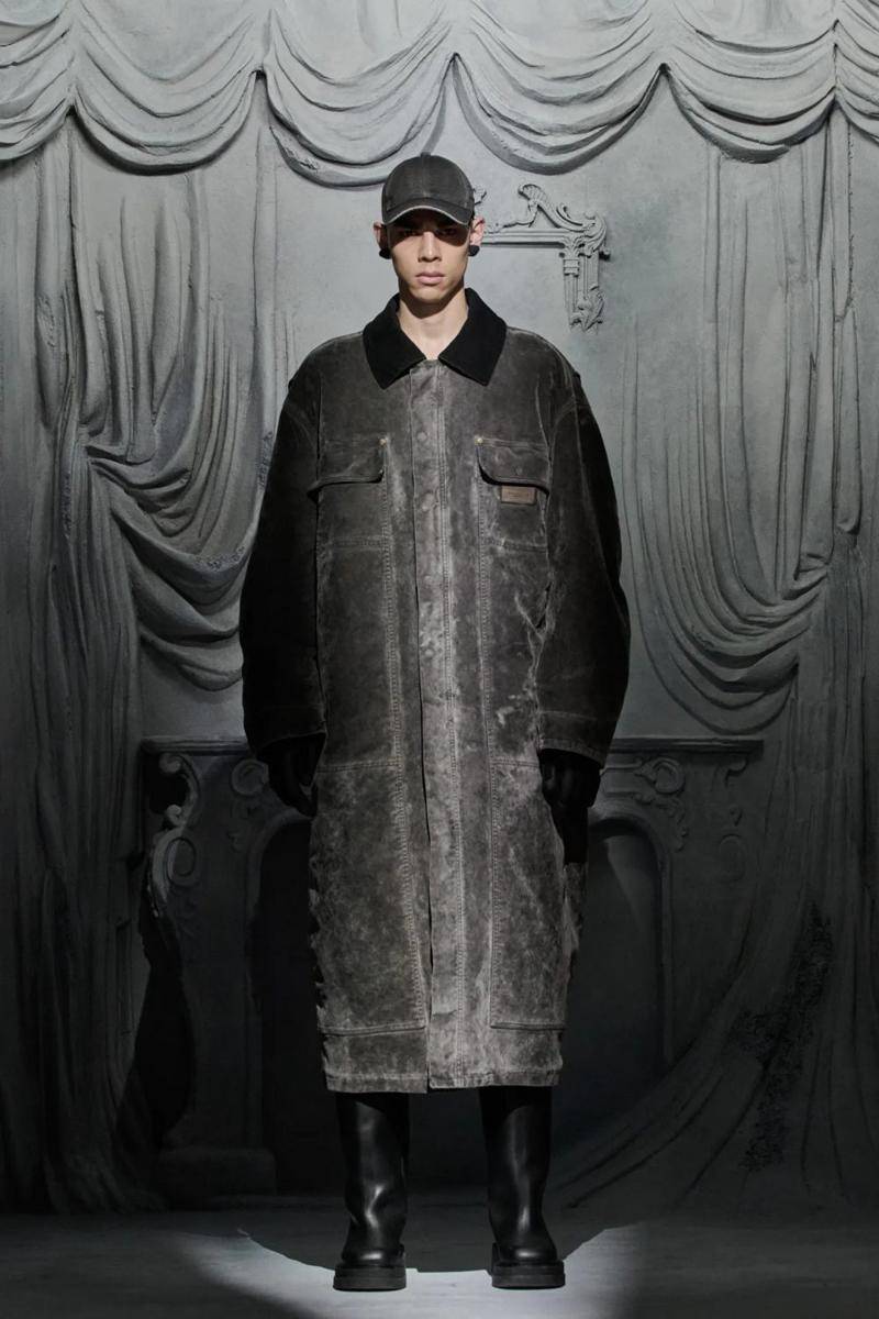 Alexander Wang Resort 2025 lookbook (instagram.com/alexanderwangny)