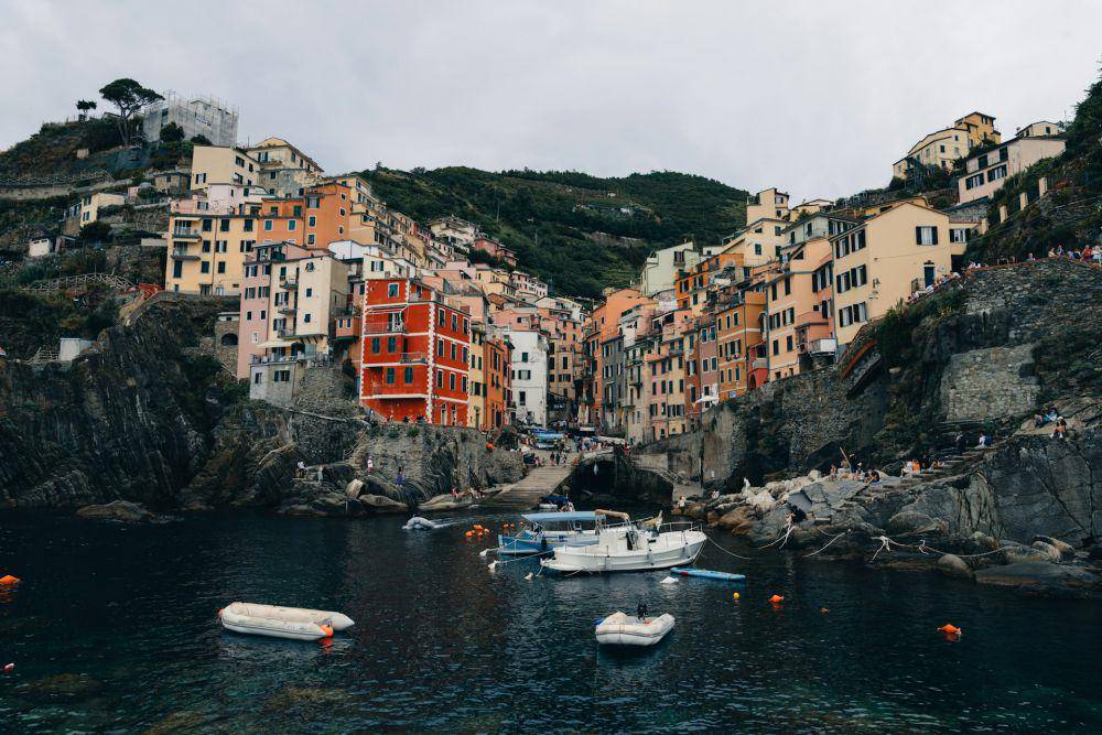 Cinque Terre, Italia (unsplash.com/Peter Thomas)