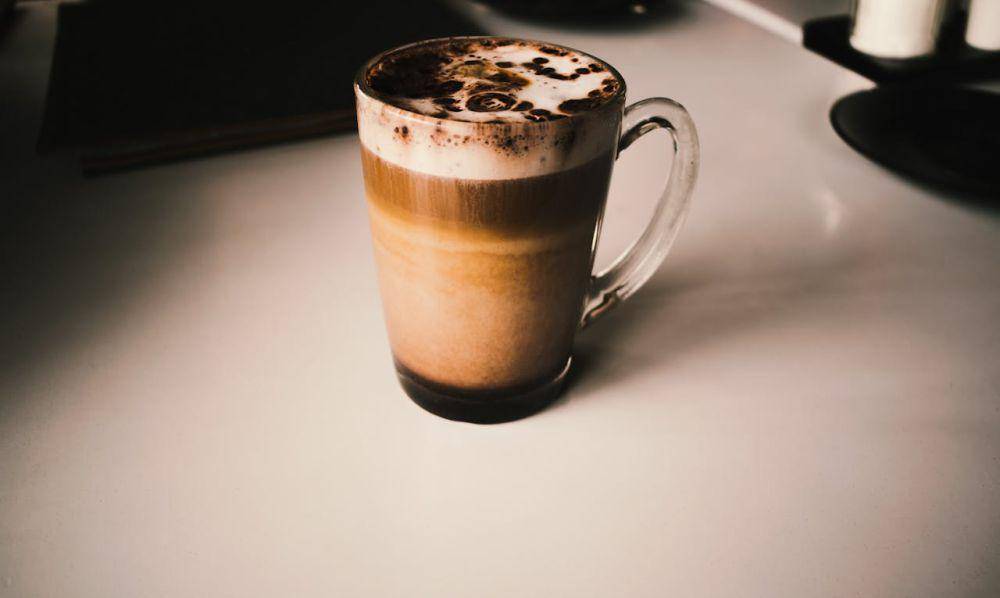 ilustrasi aren latte (pexels.com/Blaque X)