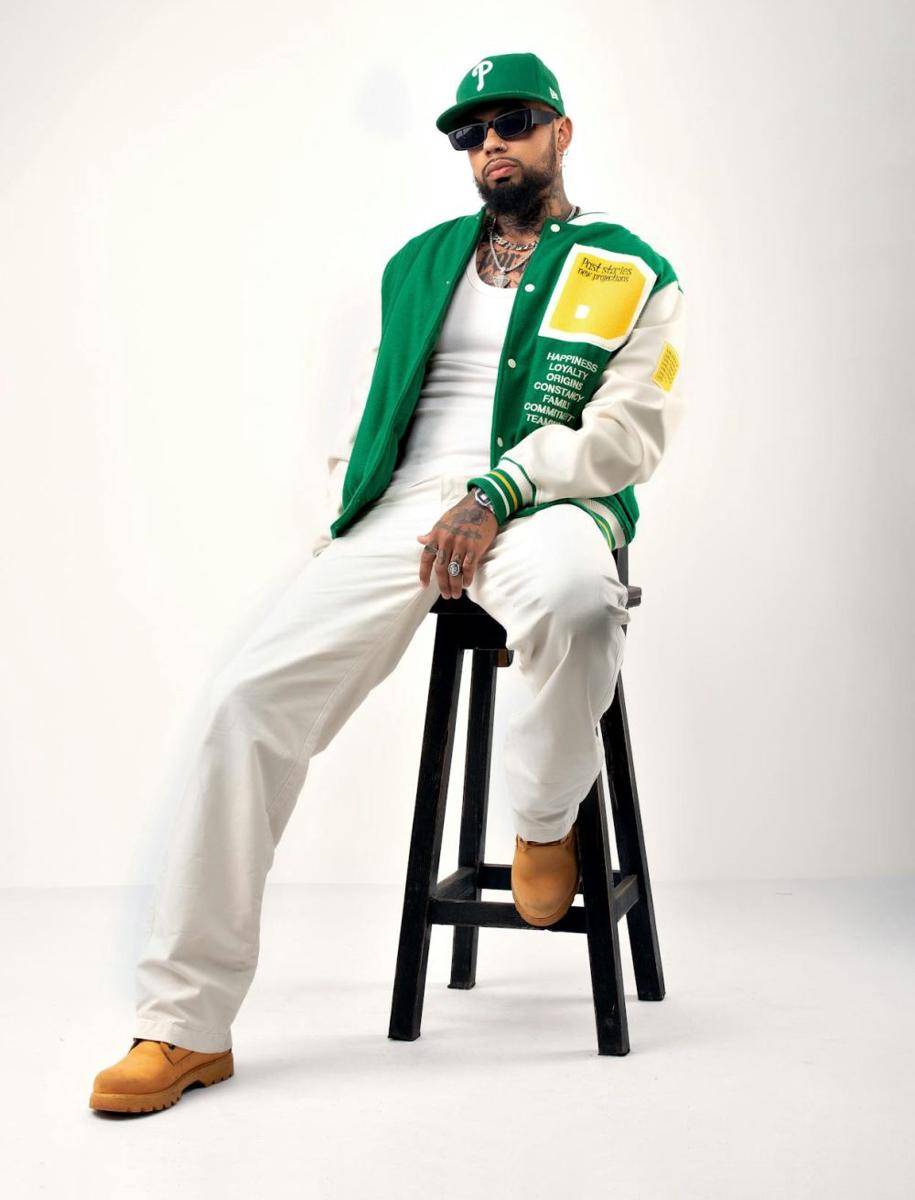 mix and match varsity jacket (pexels.com/Marcos Felipe)