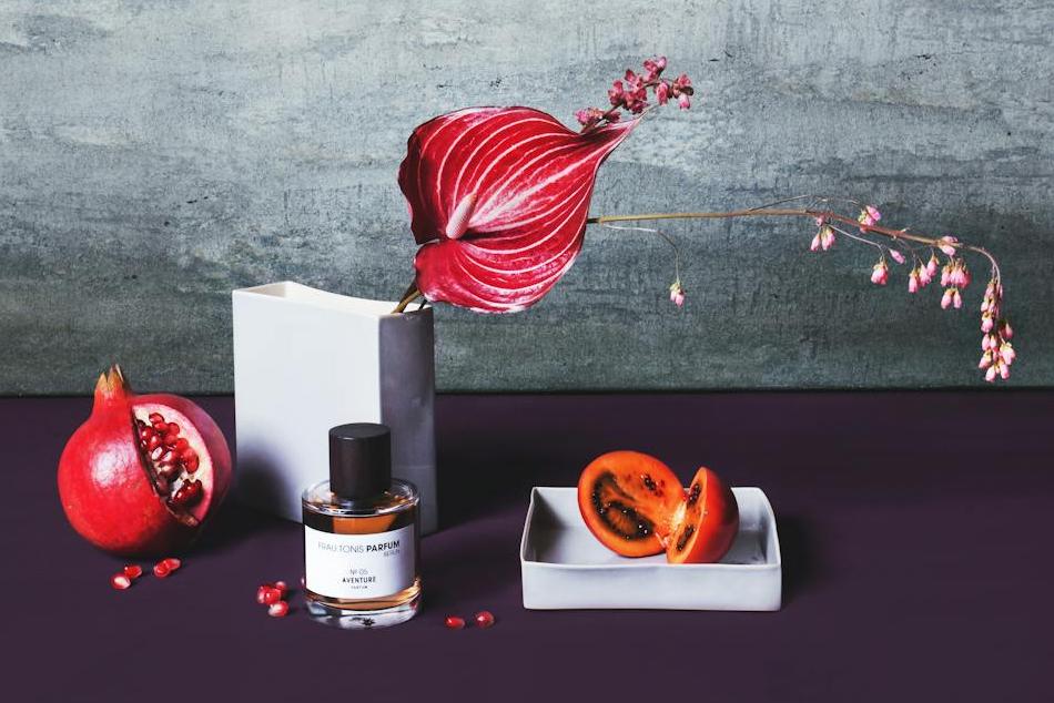 5 Rekomendasi Parfum Aroma Delima, Bikin Semangat Seharian
