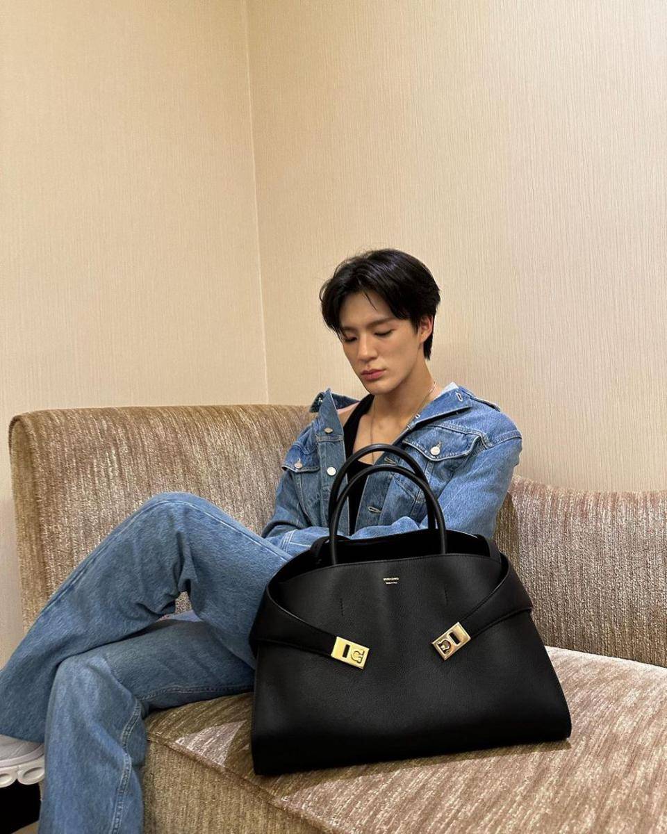style cowok cuek ala Jeno NCT (instagram.com/leejen_o_423)
