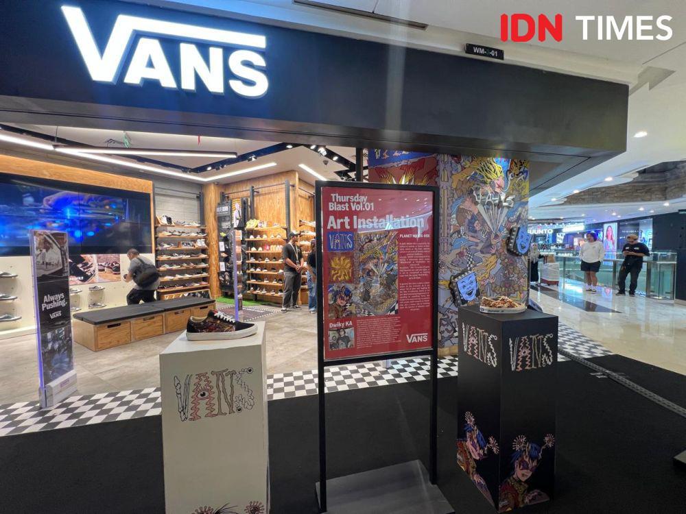 7 Potret Keseruan Vans Thursday Blast, Ada PLANET WKWK-99X!