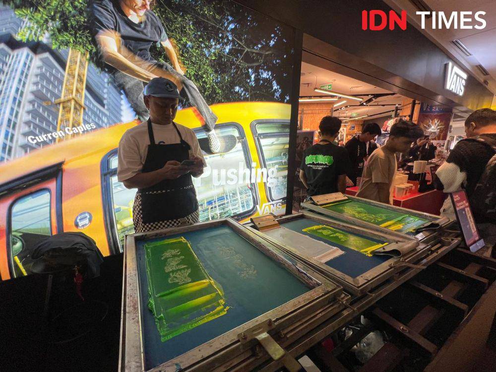 Keseruan Vans Thursday Blast di gerai Vans Grand Indonesia. (IDN Times/Wahyu Kurniawan)