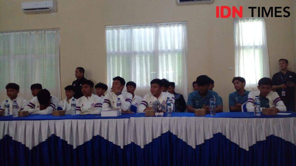 Tim futsal putra SMAN 4 Metro Provinsi Lampung juara 3 nasional Axis Nation Cup 2024 saat ditemui awak media, Kamis (21/11/2024). (IDN Times/Martin L Tobing).