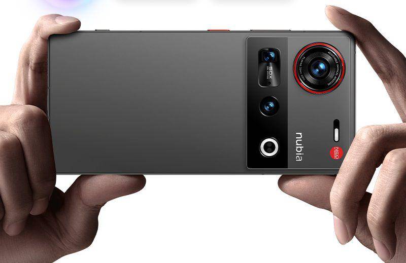 tampilan sisi belakang ZTE nubia Z70 Ultra (ztedevices.com)