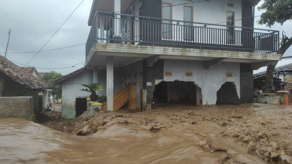 Banjir Kabupaten Bandung, 3 Rumah Rusak Berat 19 Jiwa Mengungsi