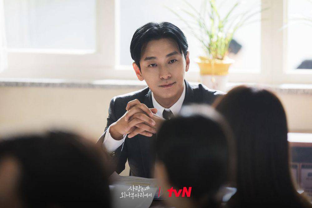potret Ju Ji Hoon dalam drama Korea Love Your Enemy (dok. tvN)